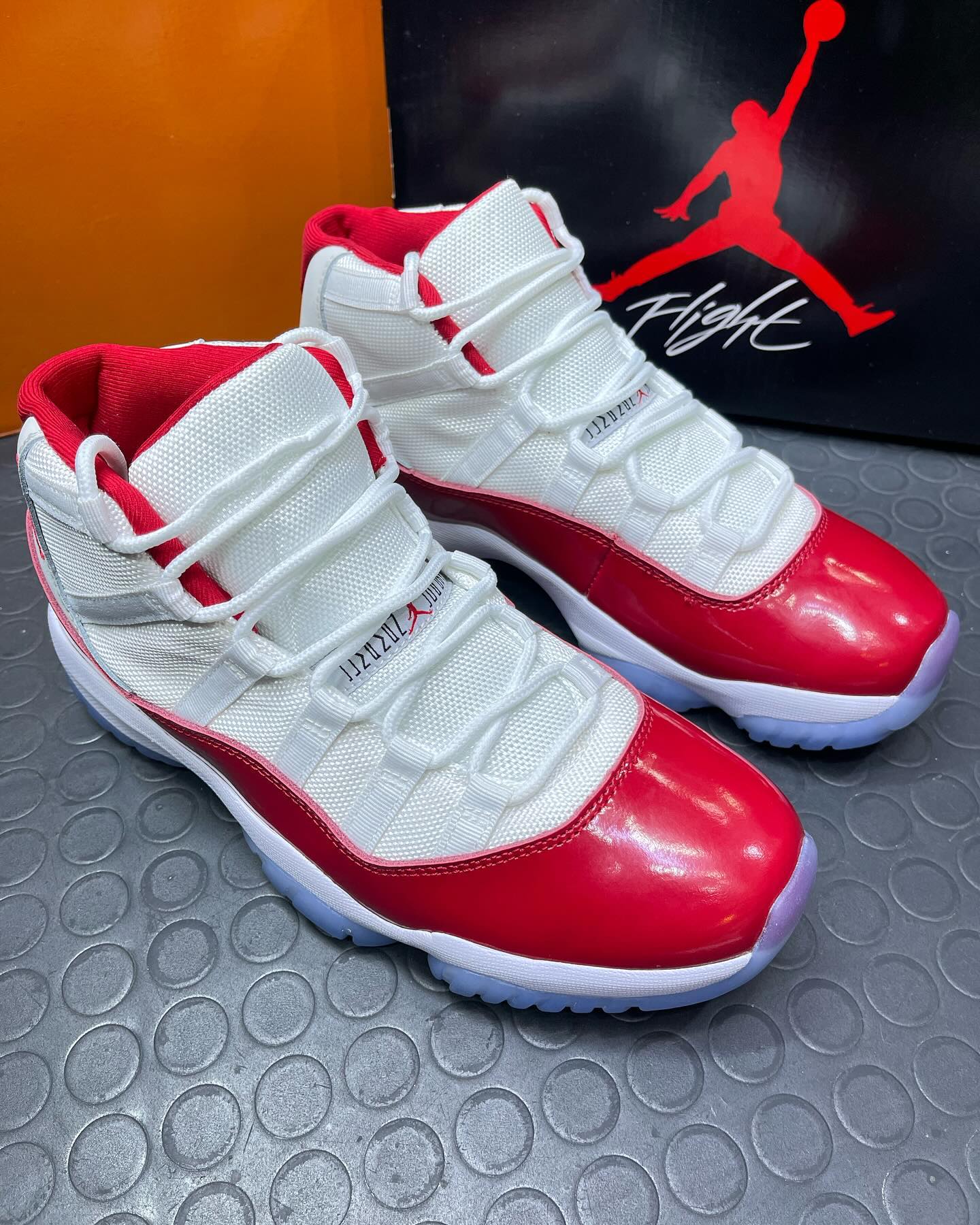JORDAN 11 RETRO CHERRY